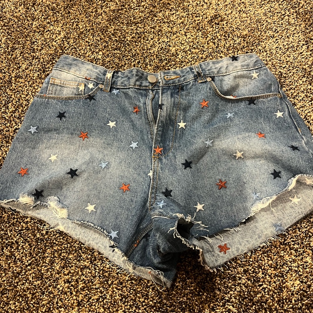 Star jean shorts!